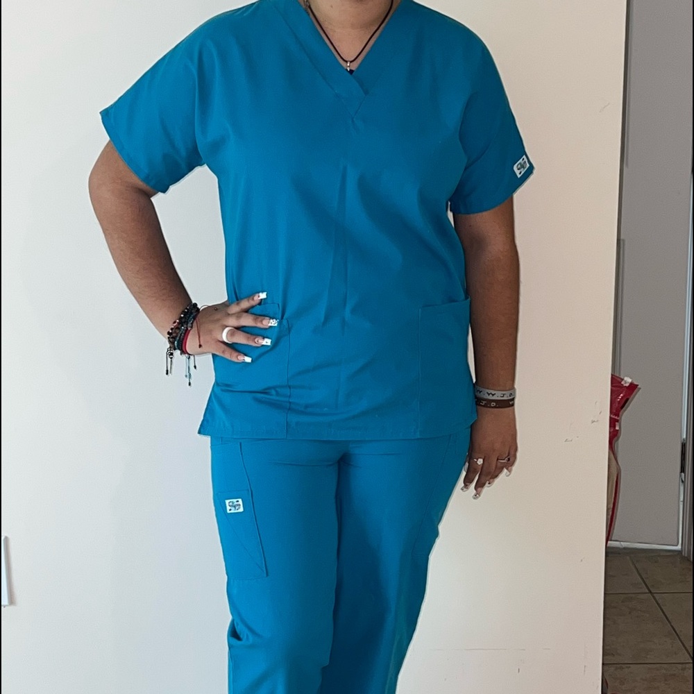 All Uniform Wear Scrub Set